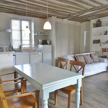 Apartment Le Marais شقة *